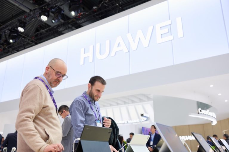 هواوي تعرض مجموعة منتجات رائدة مواكبة للموضة في المؤتمر العالمي للجوال MWC 2024