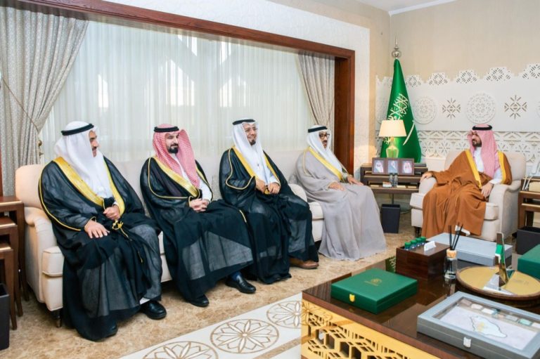 نائب أمير الشرقية يستقبل وفد هيئة الربط الكهربائي الخليجي