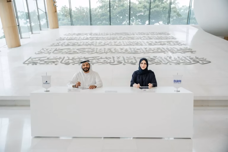 “دبي للثقافة” وبلدية دبي.. شراكة نوعية تحول الأماكن العامة إلى معالم فنية