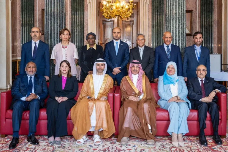 مناقشة بناء شراكات مستدامة تعزز كفاءة الاستجابة لاحتياجات الدول المستفيدة