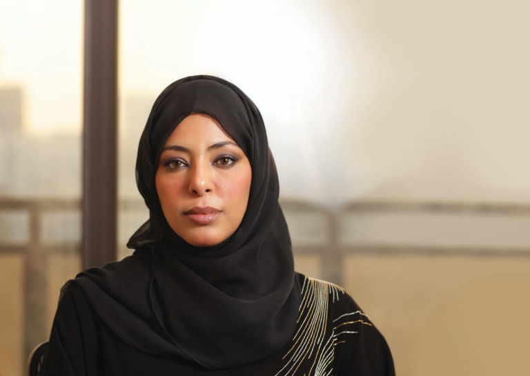 موزة العتيبة: 5 عقود من النجاح المتواصل في مسيرة المرأة الاماراتية 