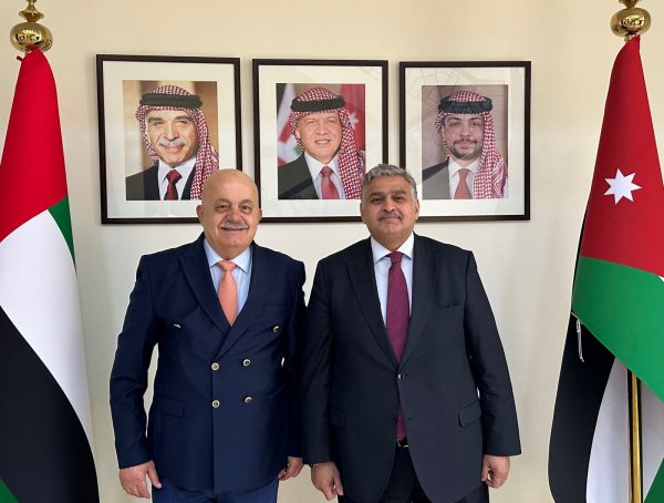 السفير علي يونس يلتقي سفير المملكة الأردنية لدى دولة الإمارات