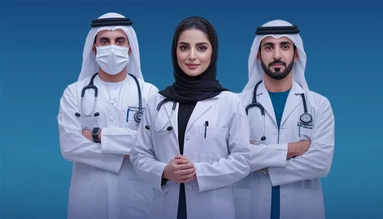مكتب فخر الوطن: يوم الطبيب الإماراتي تقديرٌ وطني لرسالة إنسانية يقودها أبطال الرعاية الصحية