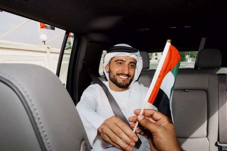 "يانغو رايد" توزّع آلاف الأعلام الإماراتية على الركاب والسائقين دعماً للدعوة الوطنية لتعزيز قيم الوحدة والتلاحم