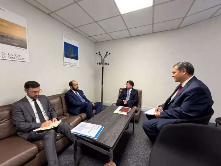 مؤسسة حمدان بن راشد آل مكتوم تبحث مع اليونسكو تعزيز الشراكة الدولية في تطوير أداء المعلمين