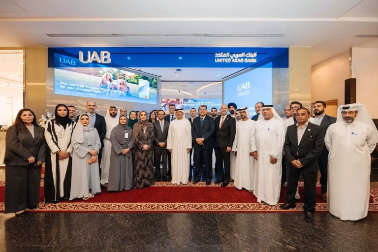 البنك العربي المتحد يواصل توسعه الاستراتيجي بافتتاح فرع جديد في دلما مول